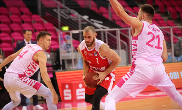 他在内线卡 他在内线卡